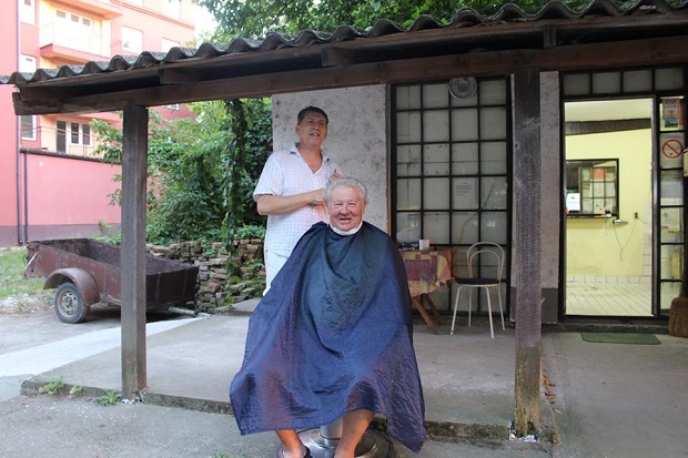 Уз дегустацију сира и меда, бесплатно шишање у градском парку